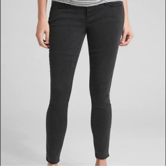 Gap True Skinny Maternity Jeans - Picture 2 of 9